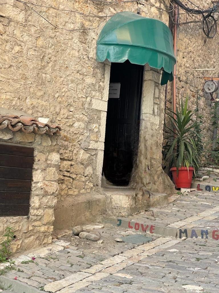 Hotel Fole Berat Esterno foto
